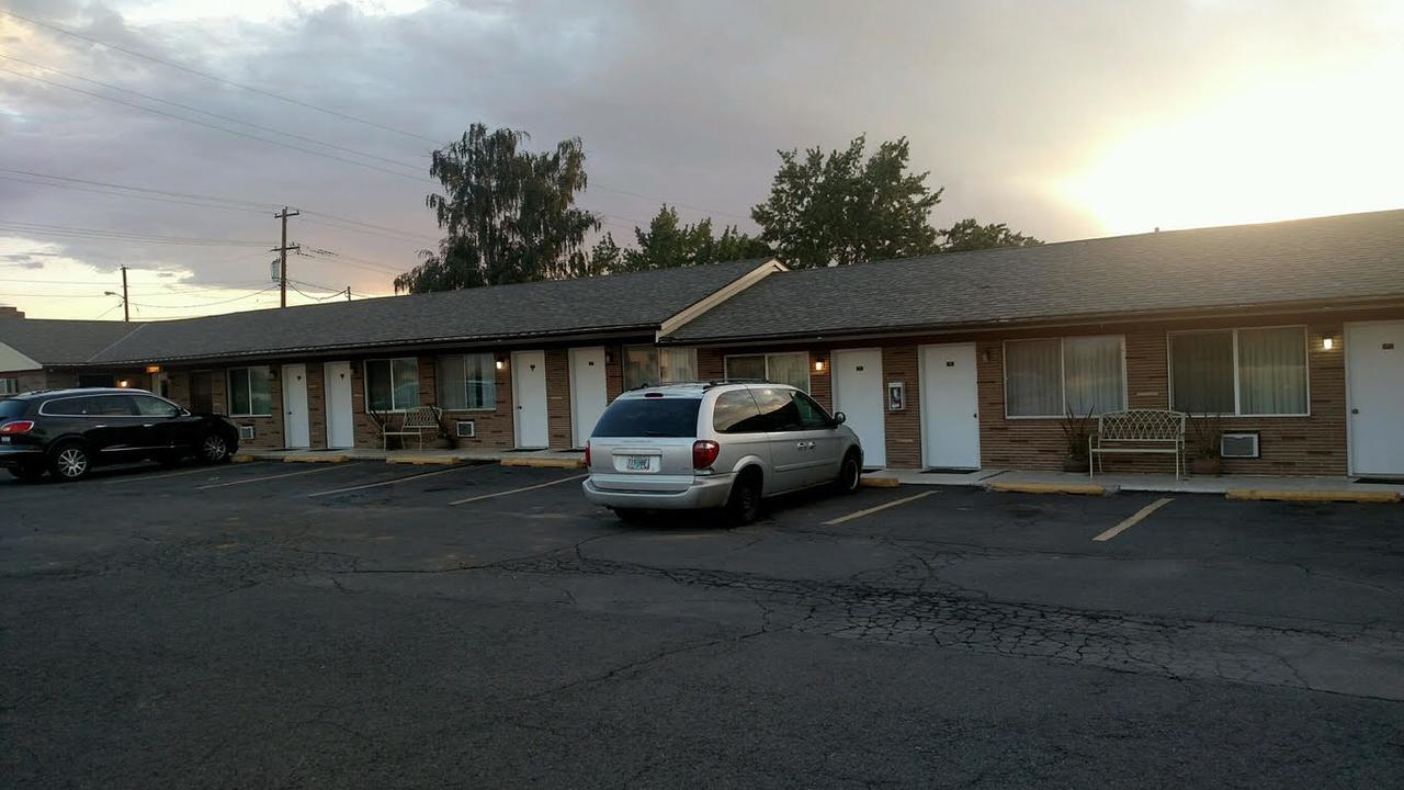 Out West Motel Milton-Freewater Exterior photo